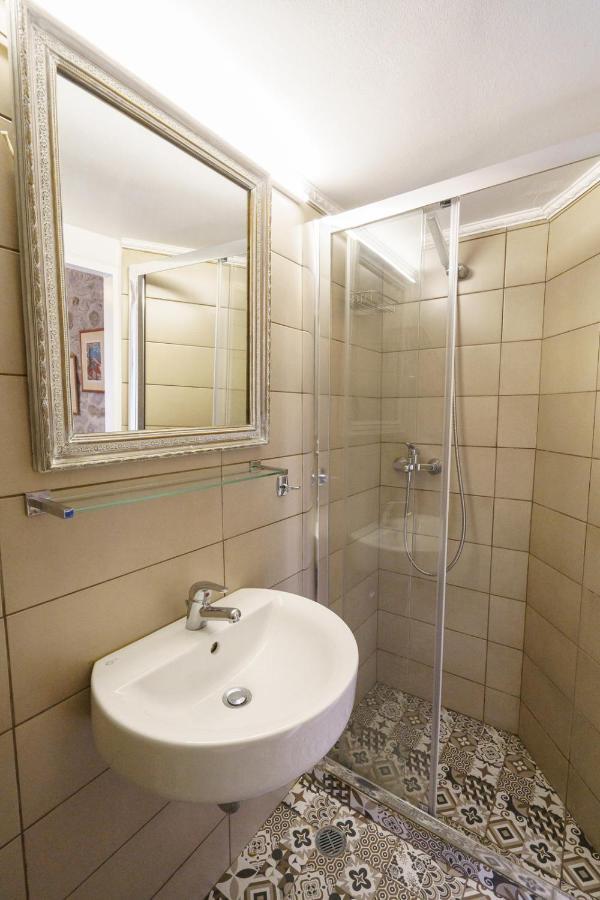 Sparrow Apartments ไฮดรา ภายนอก รูปภาพ
